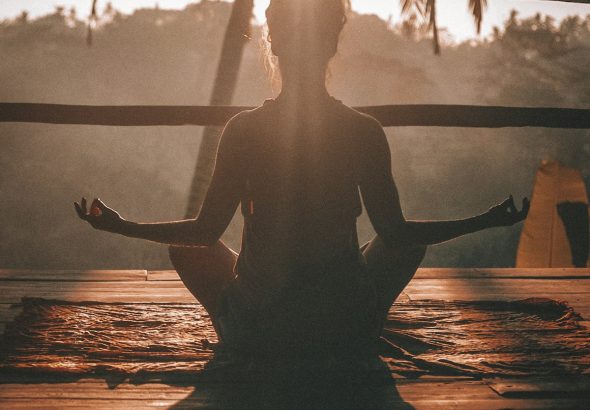 relationship anxiety vs intuition - illustration